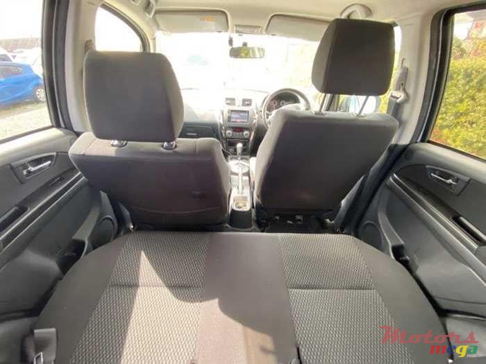 2010' Suzuki SX4 photo #6