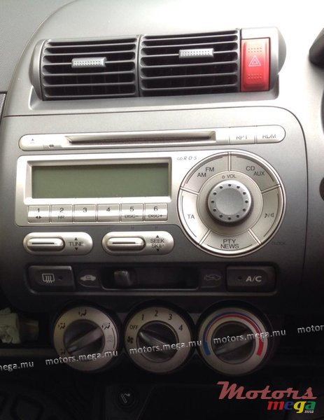 2006' Honda Jazz photo #3