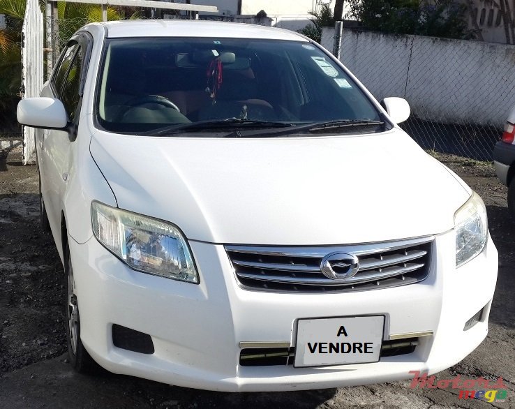 2009' Toyota Axio photo #2