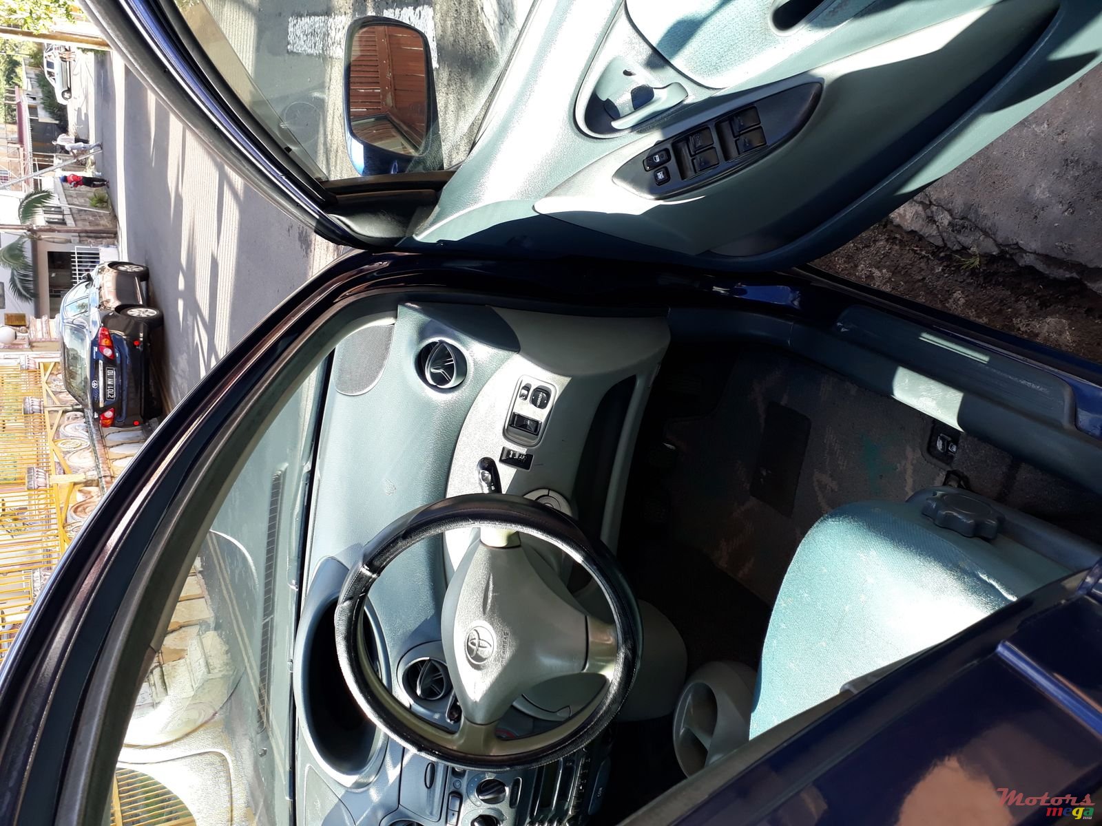 1999' Toyota Vitz photo #4