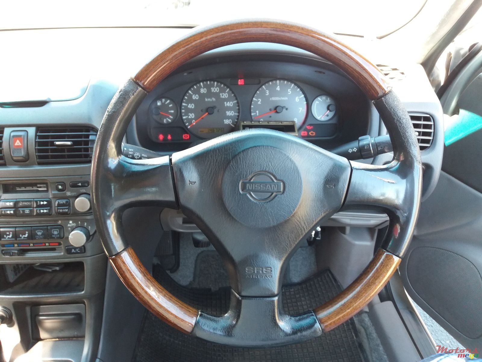 2000' Nissan photo #4