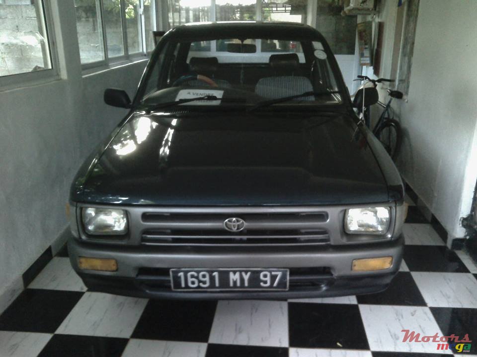 1997' Toyota Hilux photo #6