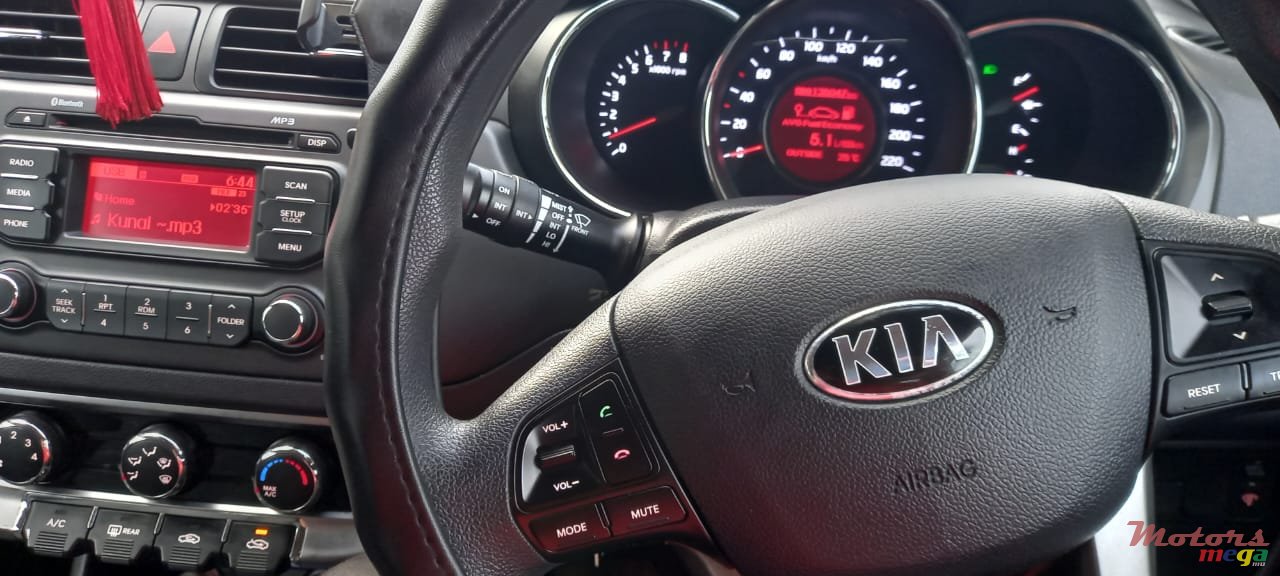 2013' Kia Rio photo #4