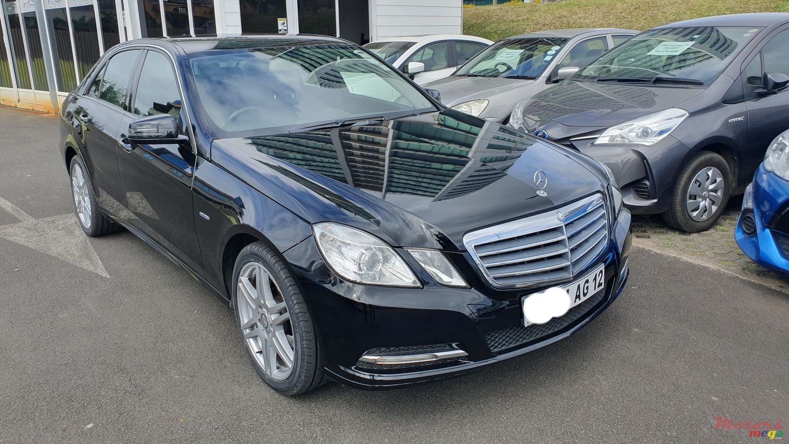 2012' Mercedes-Benz E200 photo #1