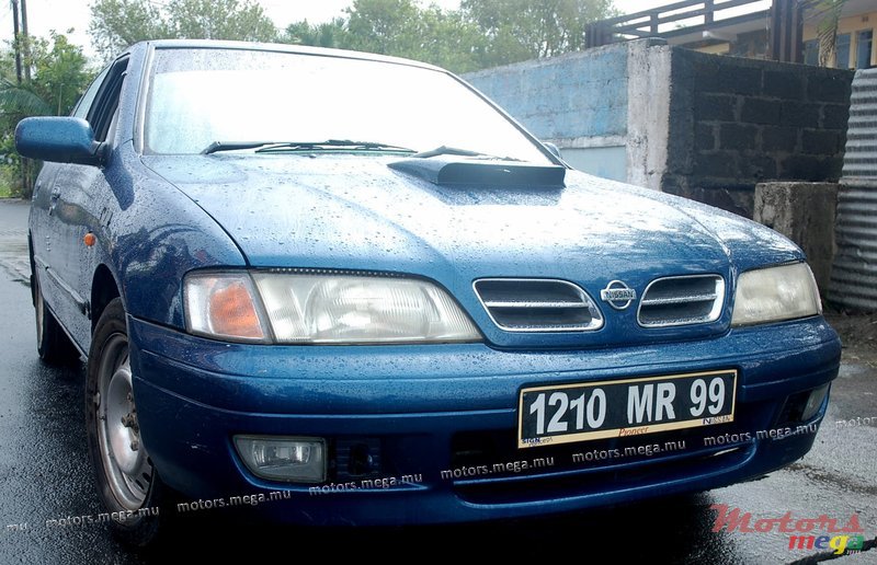 1999' Nissan Primera photo #2