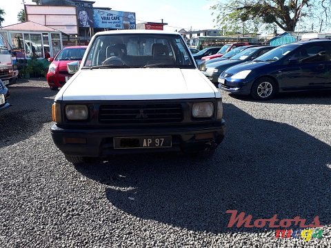 1997' Mitsubishi L 200 4X2 photo #2