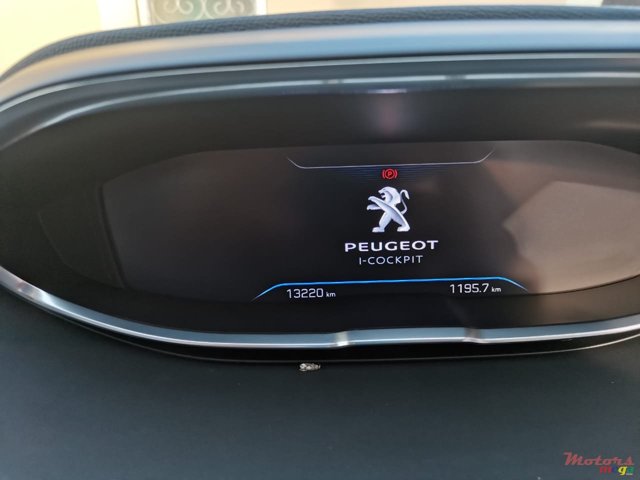 2018' Peugeot 3008 Allure PureTech EAT6 photo #3