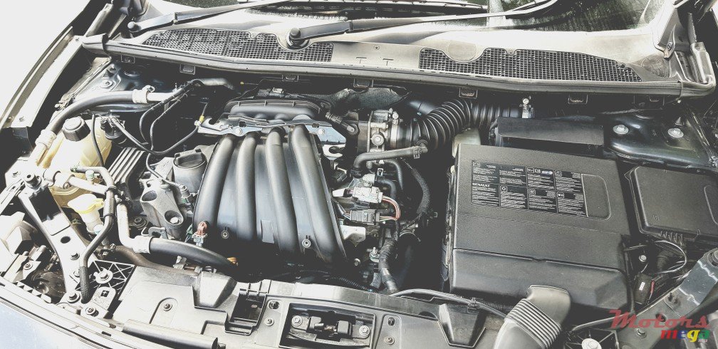 2012' Renault Fluence photo #4