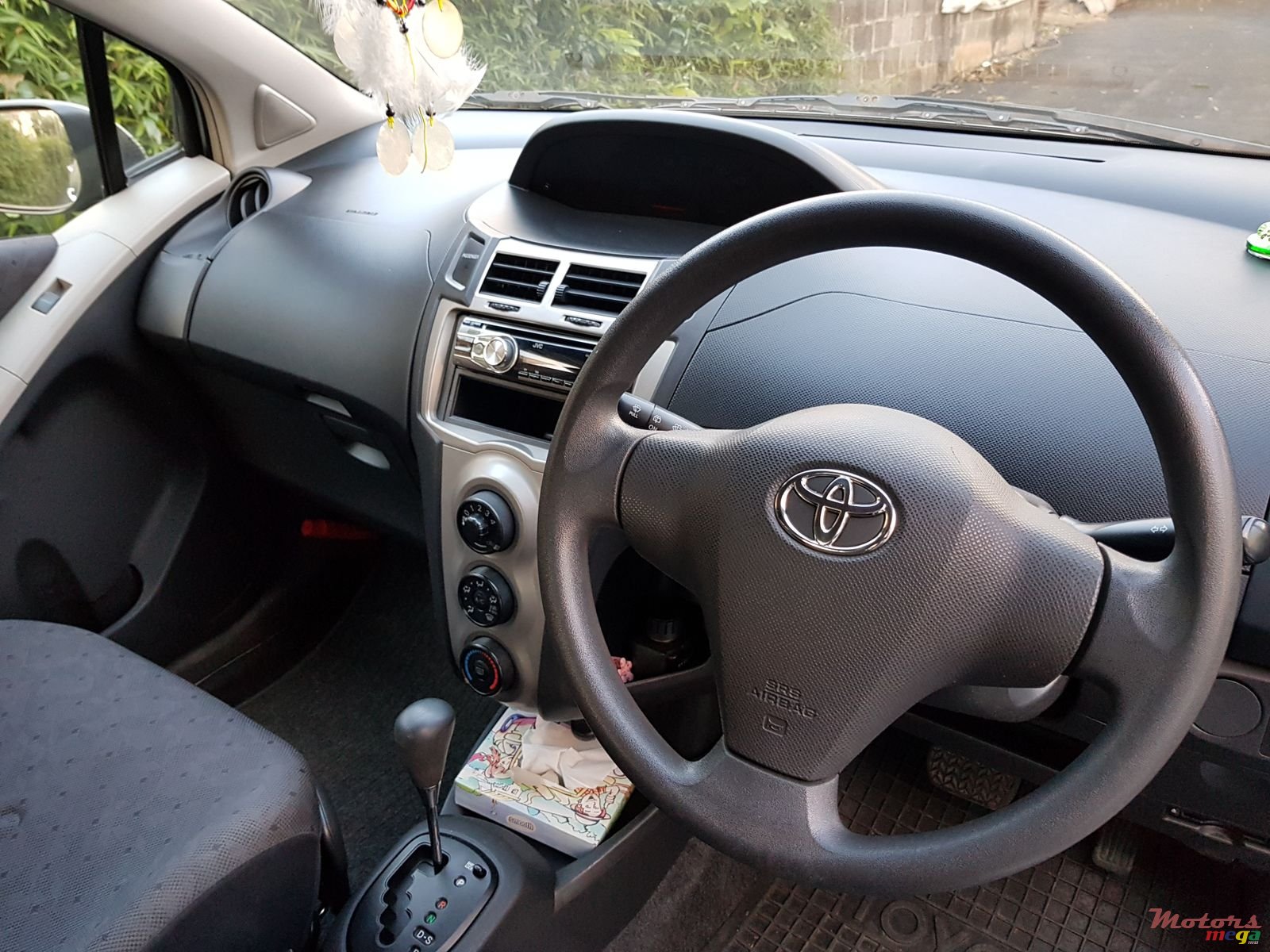 2008' Toyota Vitz automatic photo #5