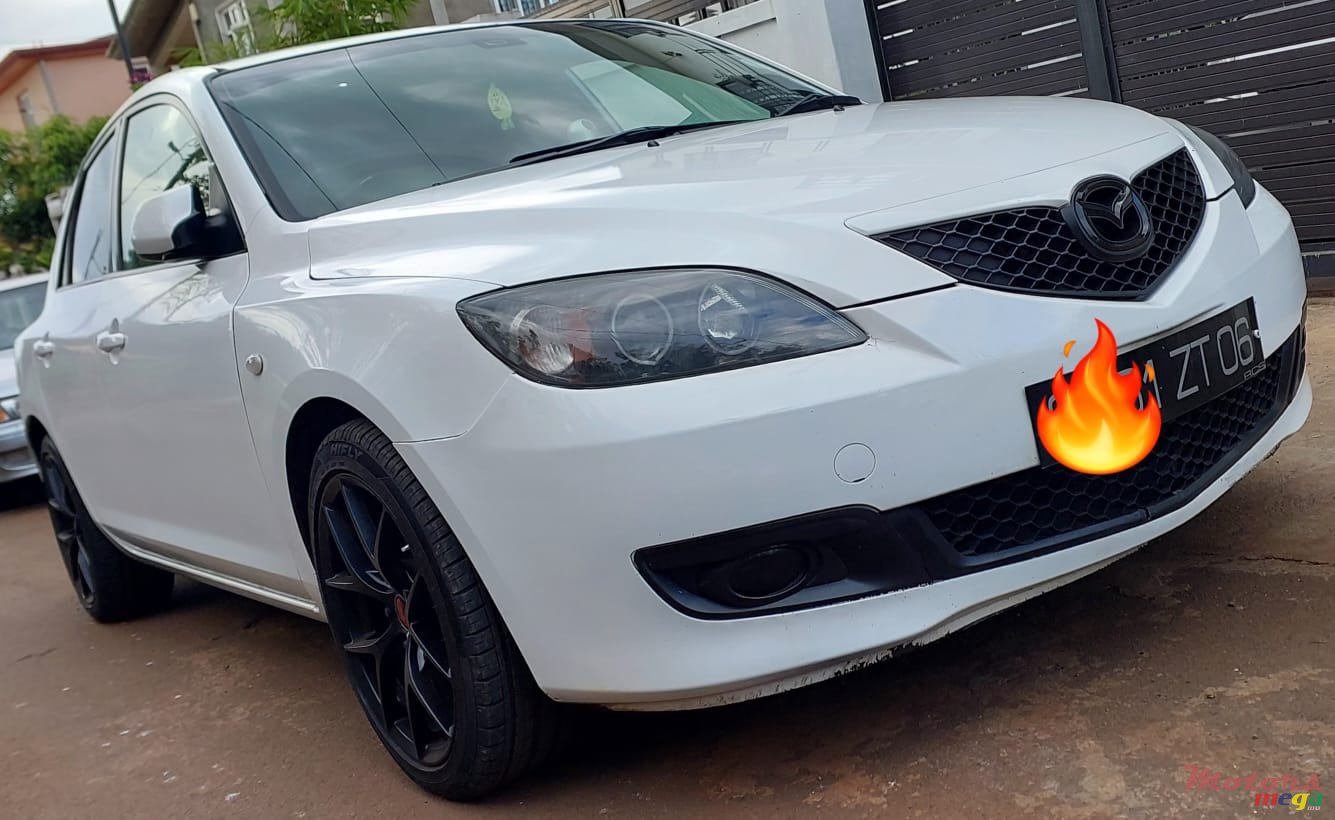 2006' Mazda Axela Sport photo #1