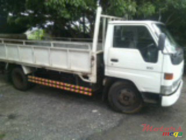 2000' Toyota Truck Xtracab SR5 Dyna 300 photo #2