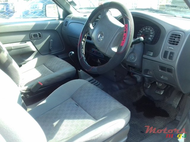 2008' Nissan 2*4 photo #7