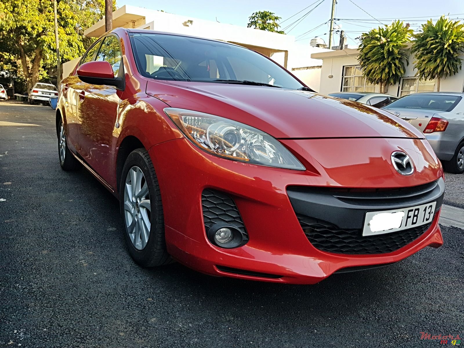 2013' Mazda 3 photo #1