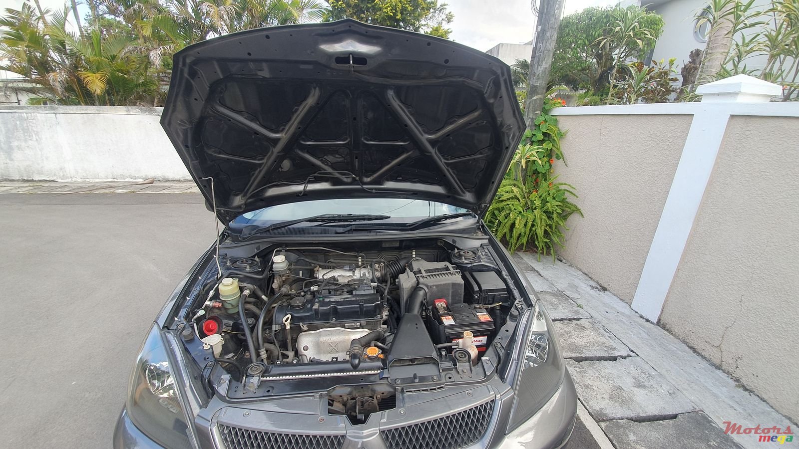 2011' Mitsubishi Lancer photo #5