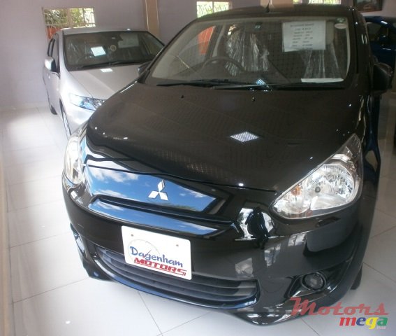 2013' Mitsubishi Mirage photo #1