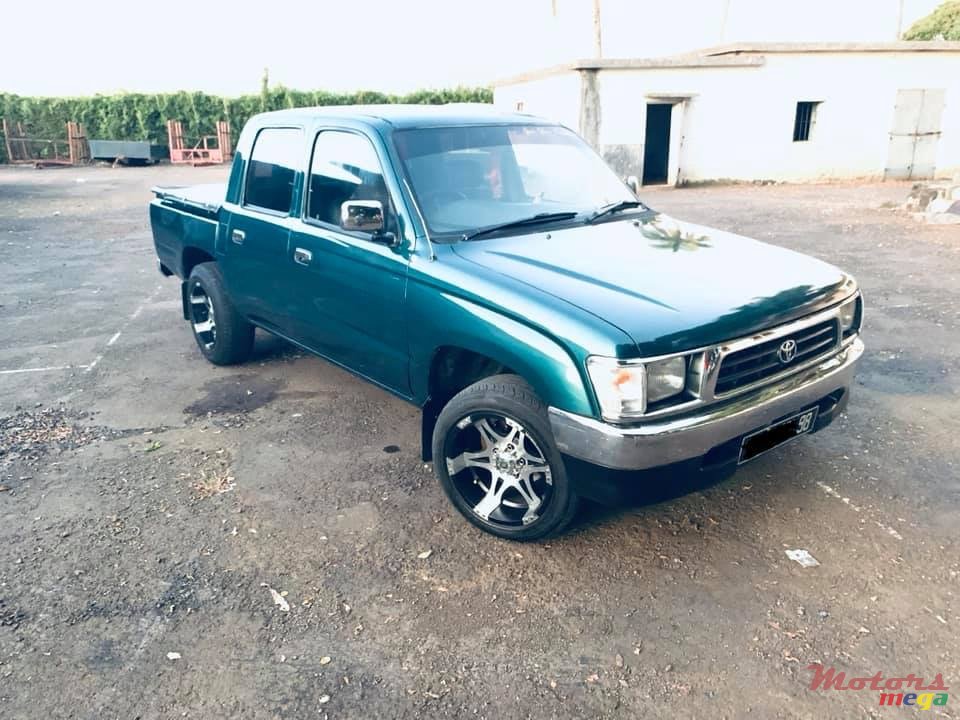 1998' Toyota Hilux photo #3