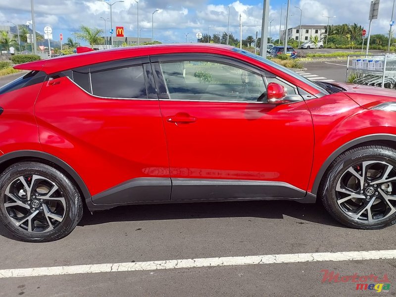 2020' Toyota C-HR photo #3