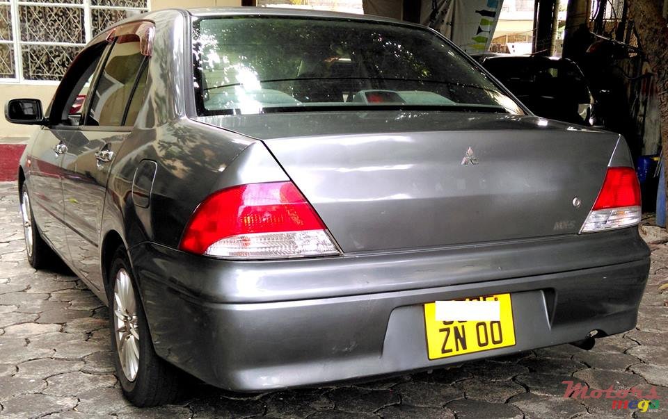 2000' Mitsubishi photo #3