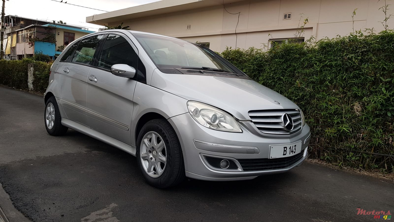 2008' Mercedes-Benz B 150 1.6 petrol photo #1