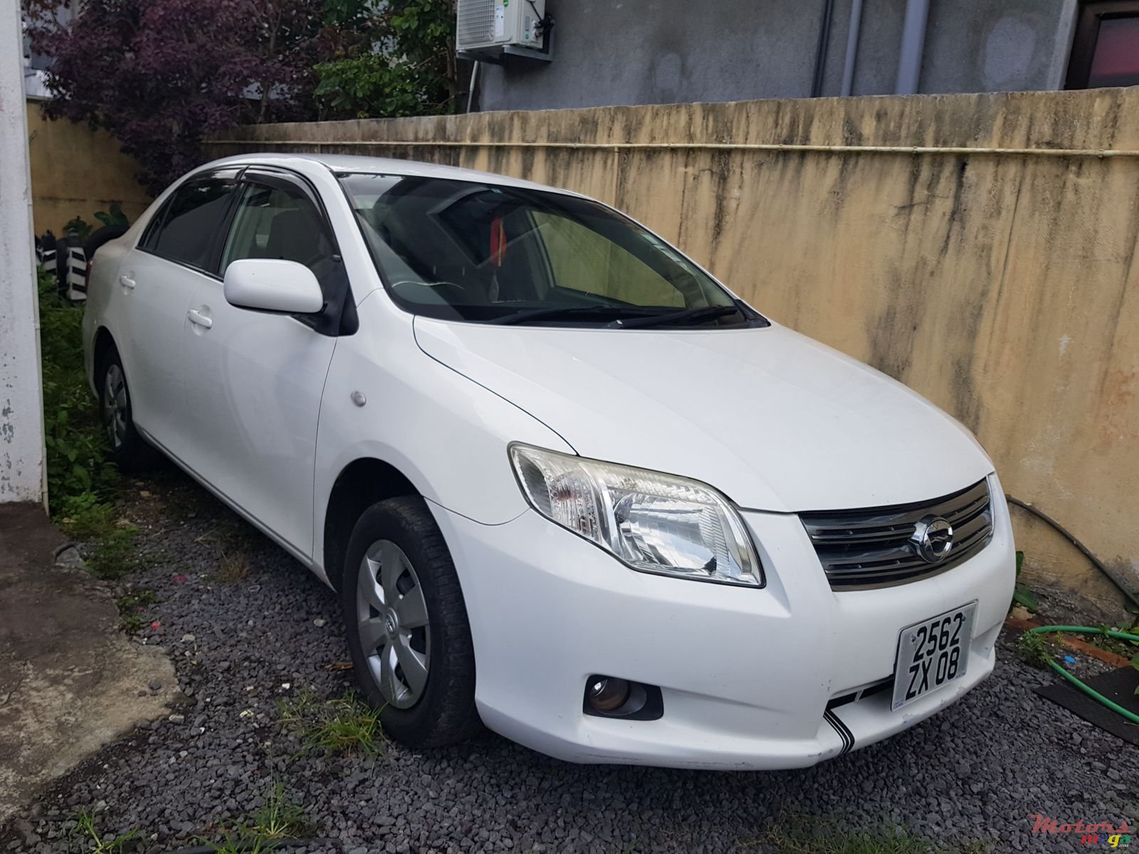 2008' Toyota Axio manual photo #2