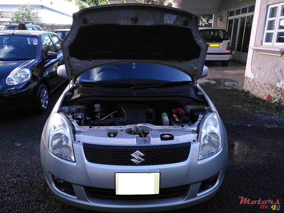 2009' Suzuki Swift photo #6