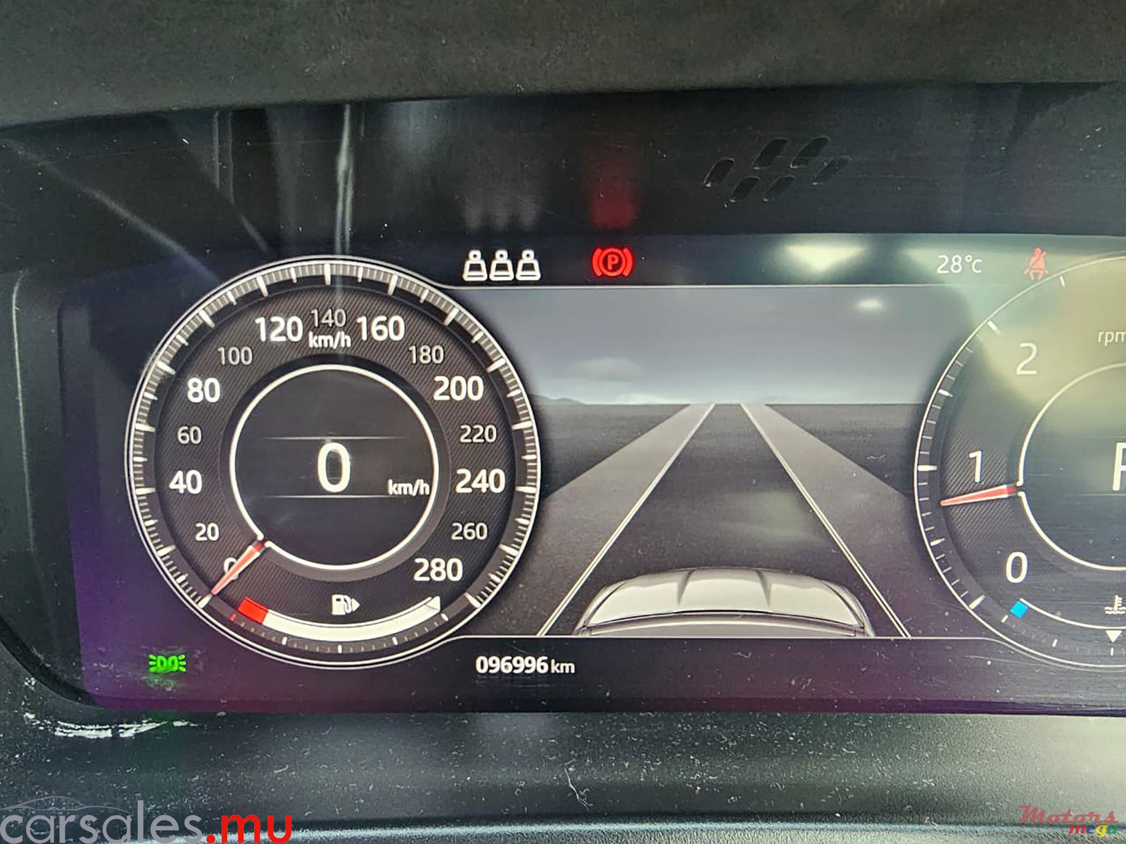 2020' Jaguar F-Pace R-Sport 20d AWD 2.0 photo #7