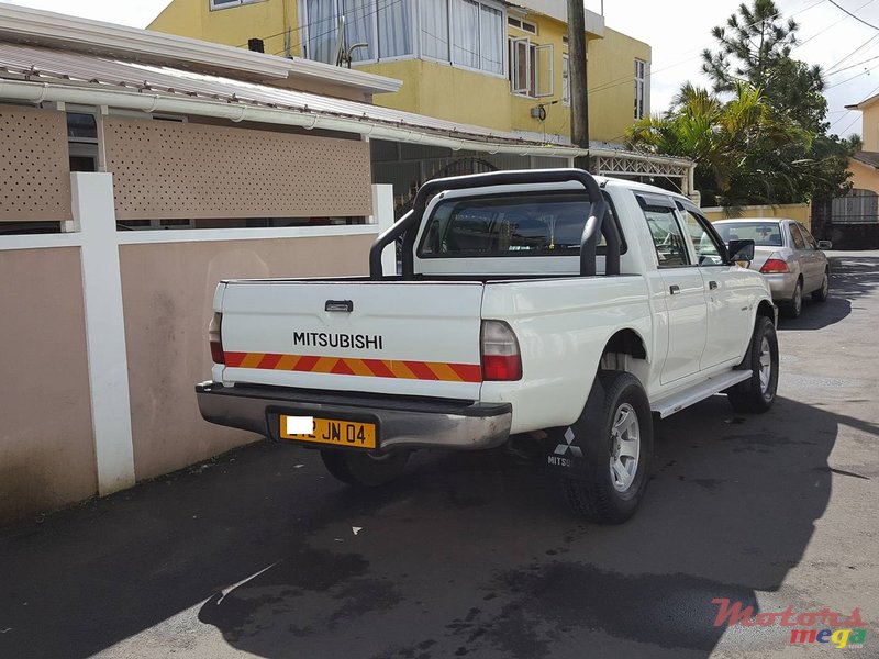 2004' Mitsubishi L 200 photo #2