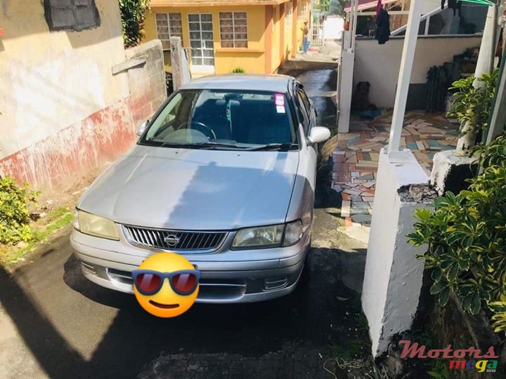 2001' Nissan Sunny photo #1