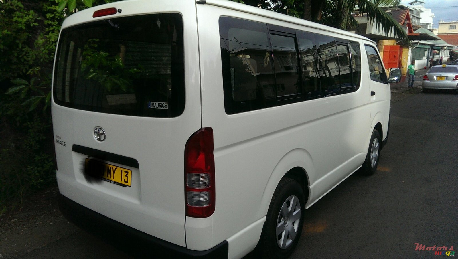 2013' Toyota HiAce photo #2