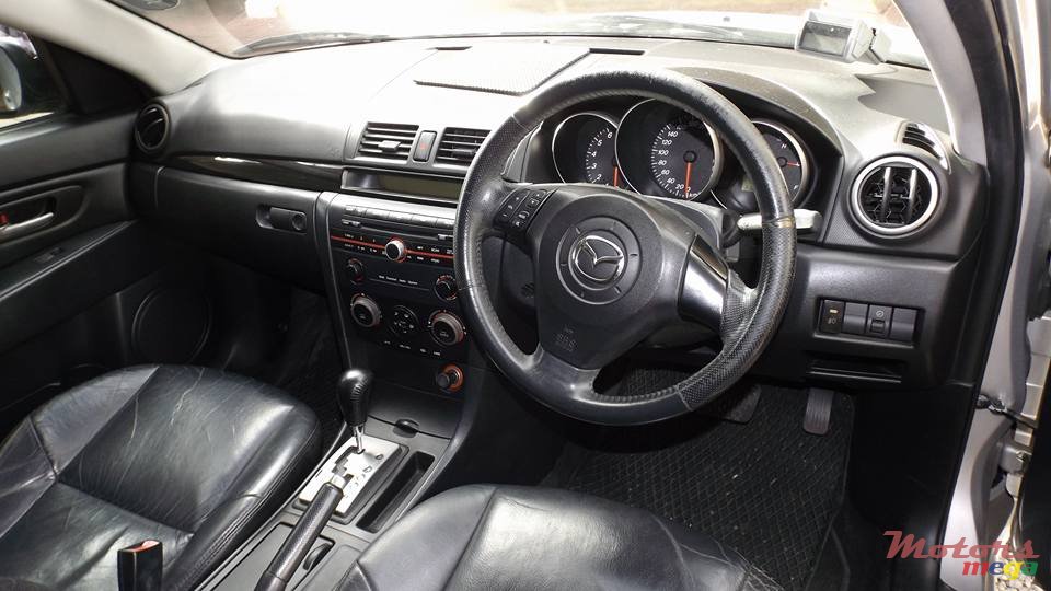 2006' Mazda Axela photo #6