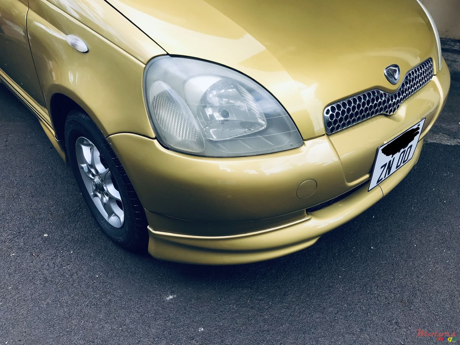 2000' Toyota Vitz photo #1