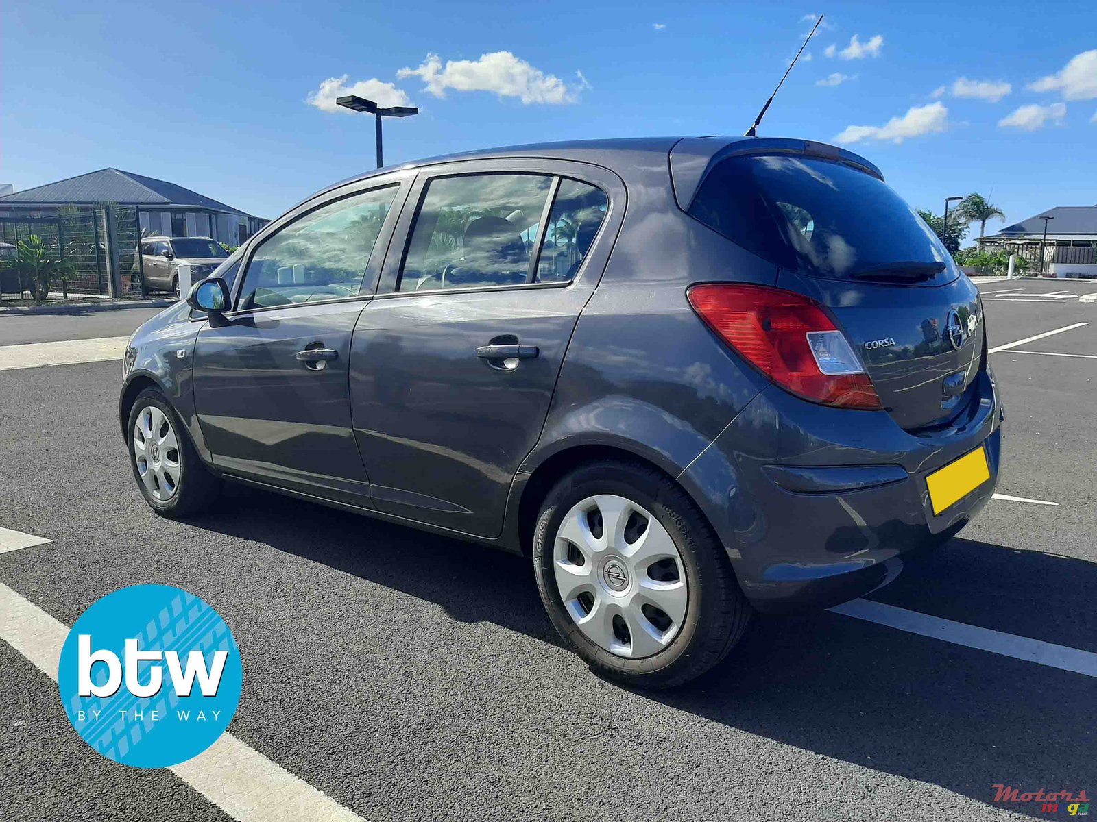 2013' Opel Corsa photo #3