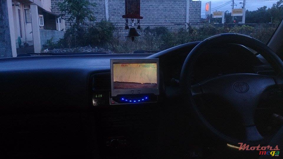 1995' Toyota Corolla photo #2