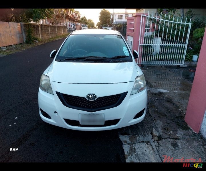 2009' Toyota Belta photo #1