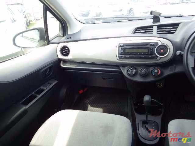 2014' Toyota Vitz photo #4