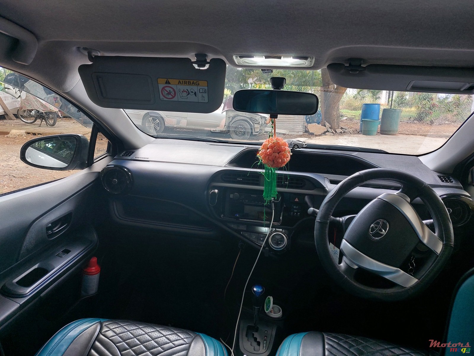 2017' Toyota Aqua Origin photo #2