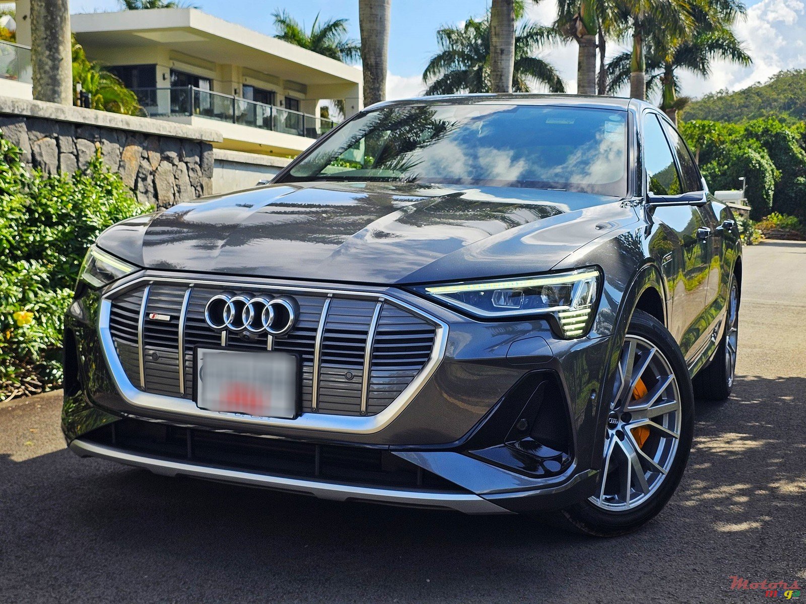 2020' Audi e-tron 55 Sportback S Line Quattro photo #1