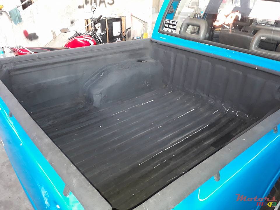 1999' Isuzu KB Series KB250 photo #2