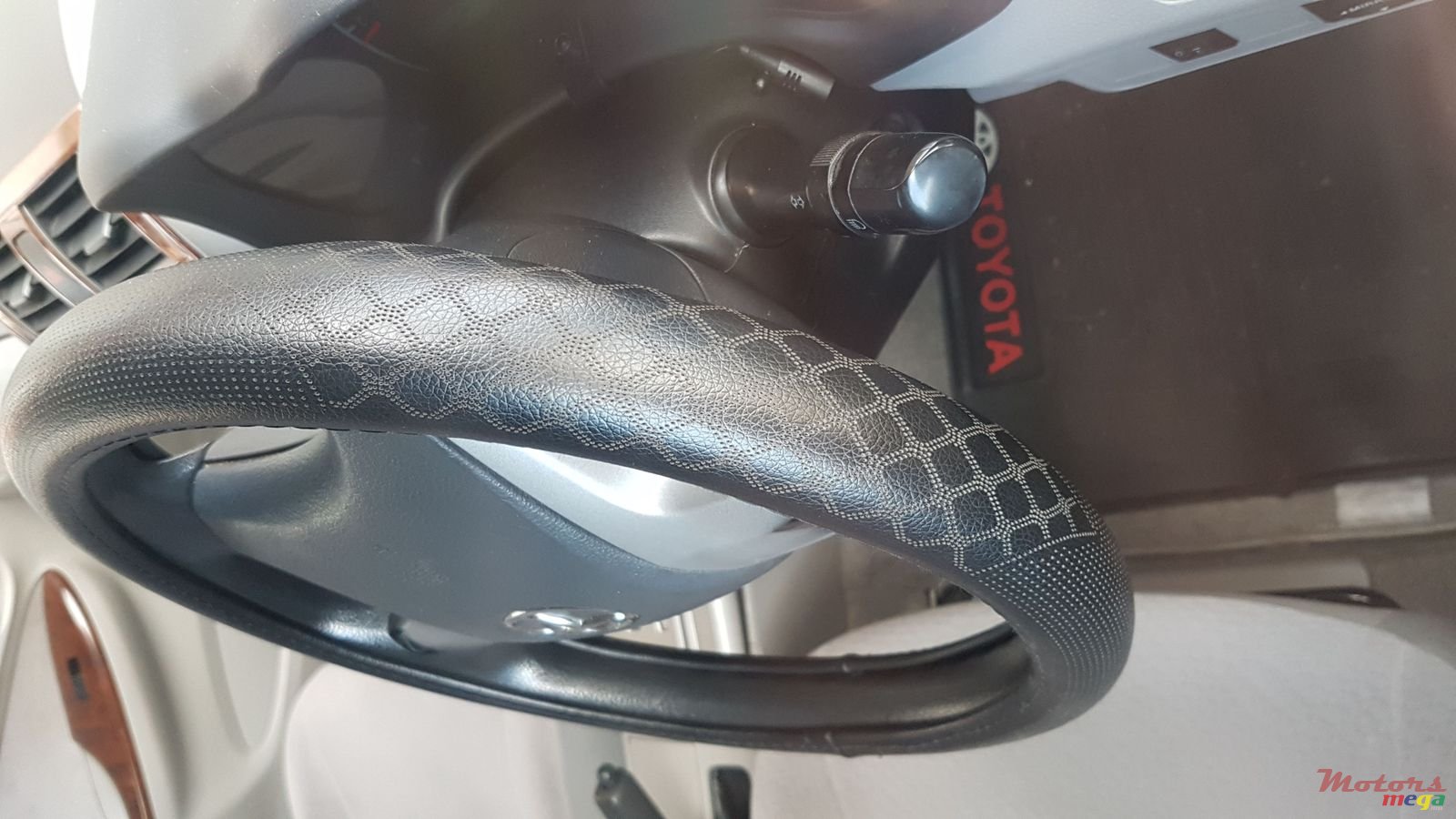 2010' Toyota Axio photo #4