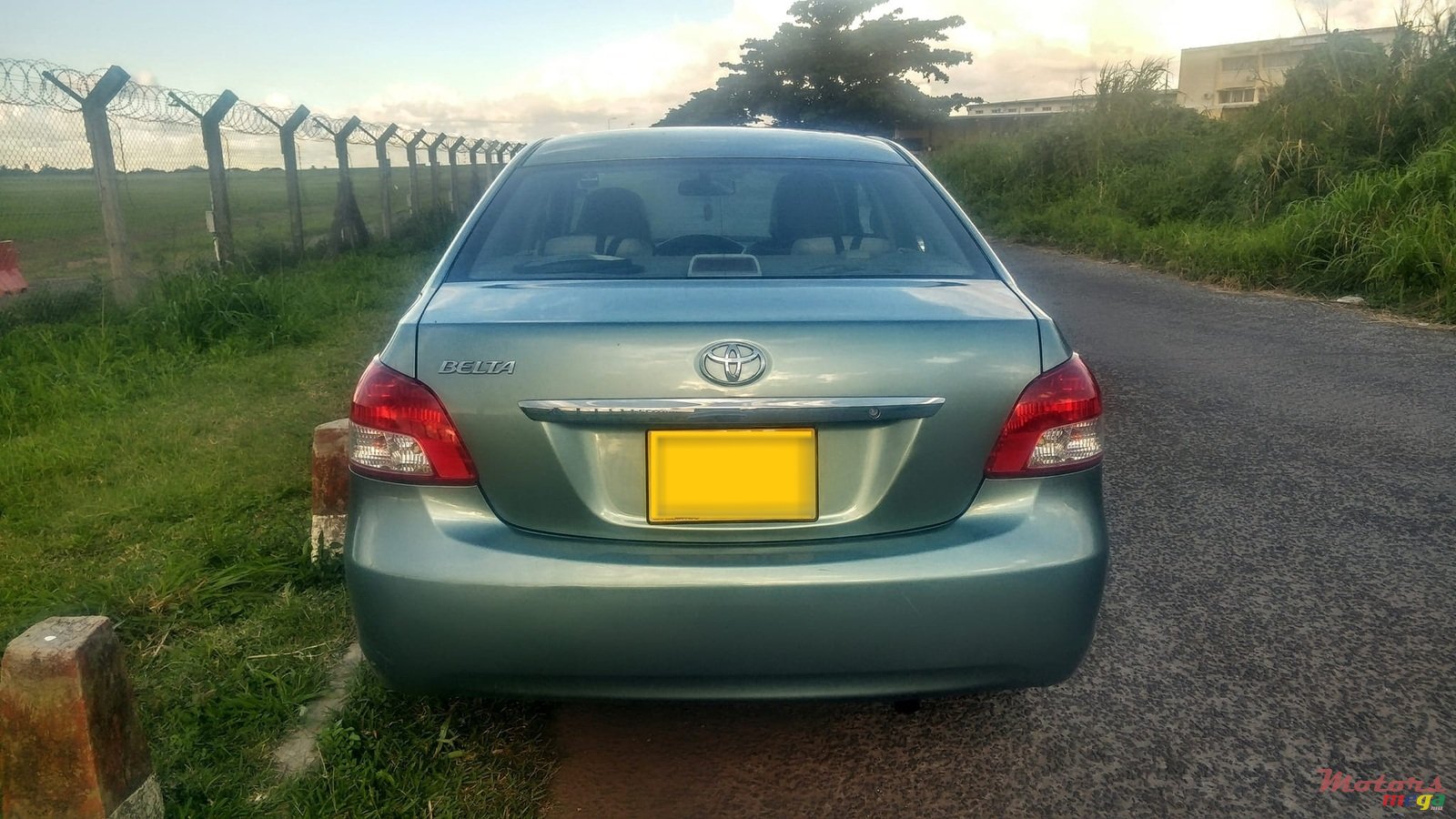 2006' Toyota Belta photo #3