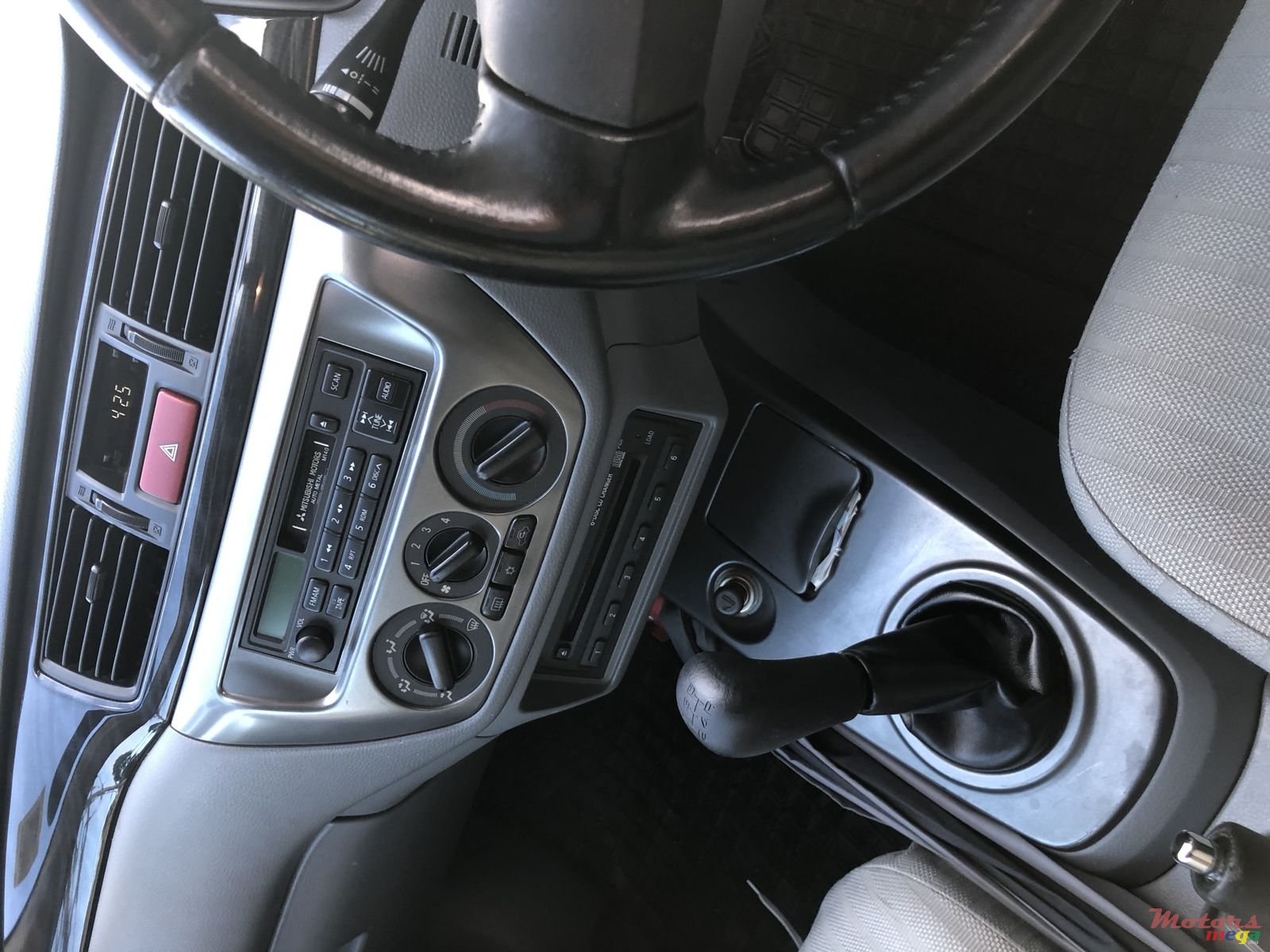 2008' Mitsubishi Lancer photo #5