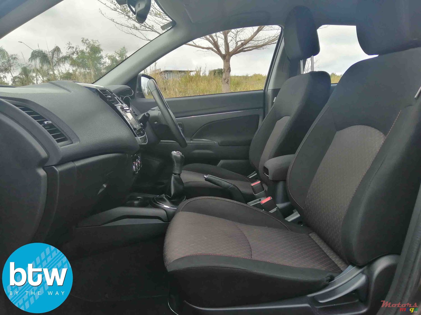 2017' Mitsubishi ASX photo #4