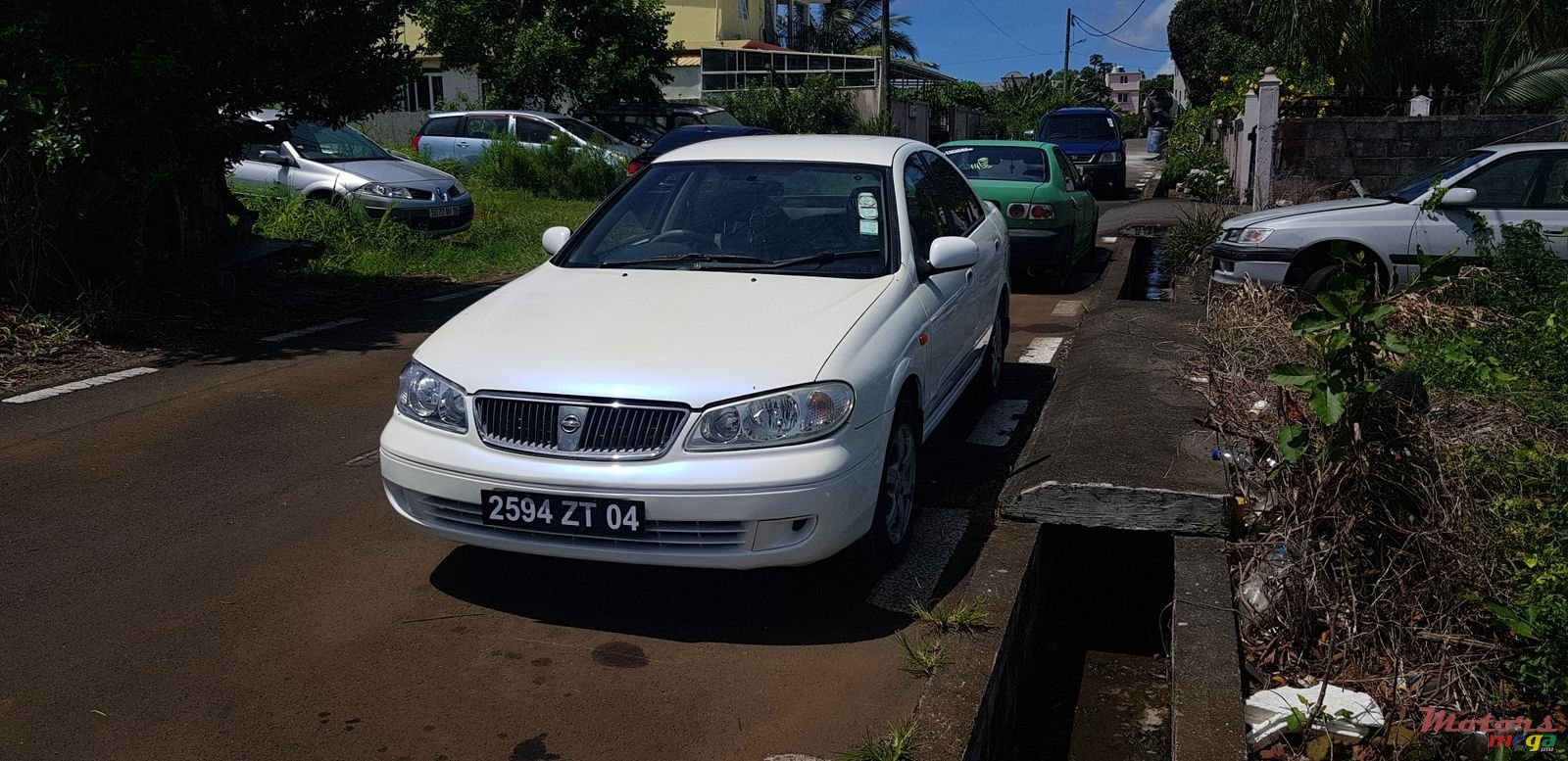 2004' Nissan Sunny photo #3