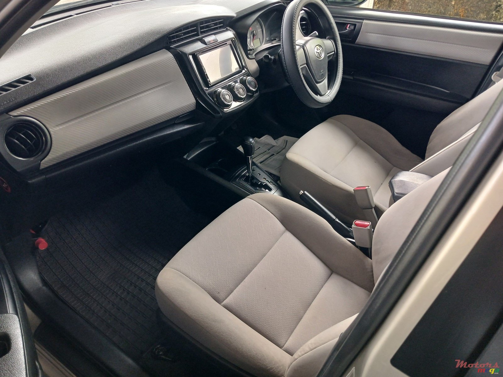 2013' Toyota Axio photo #6