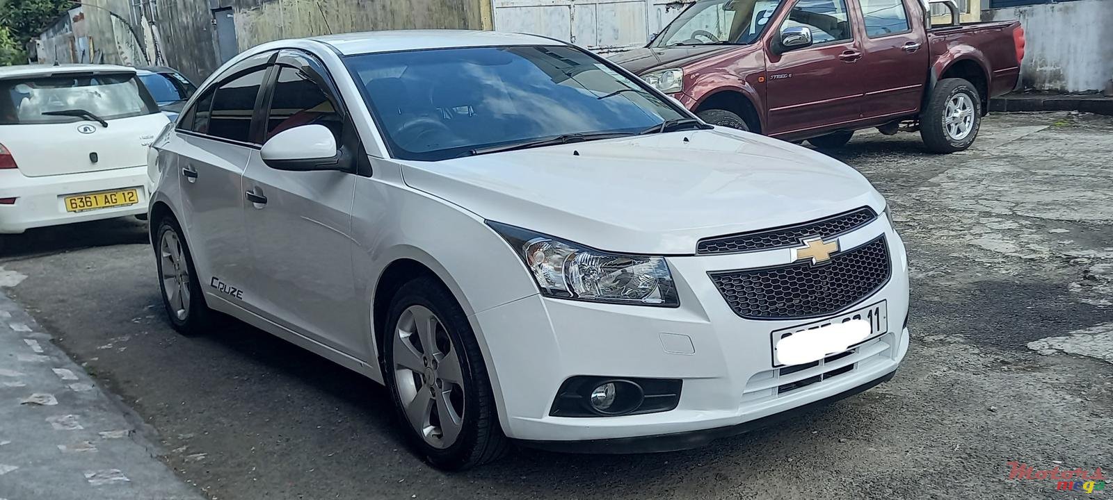 2011' Chevrolet Cruze photo #1