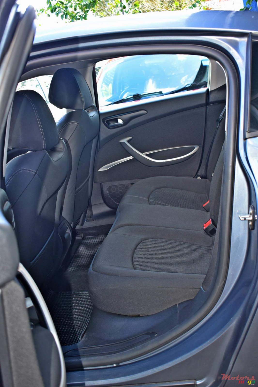 2012' Citroen C5 photo #6