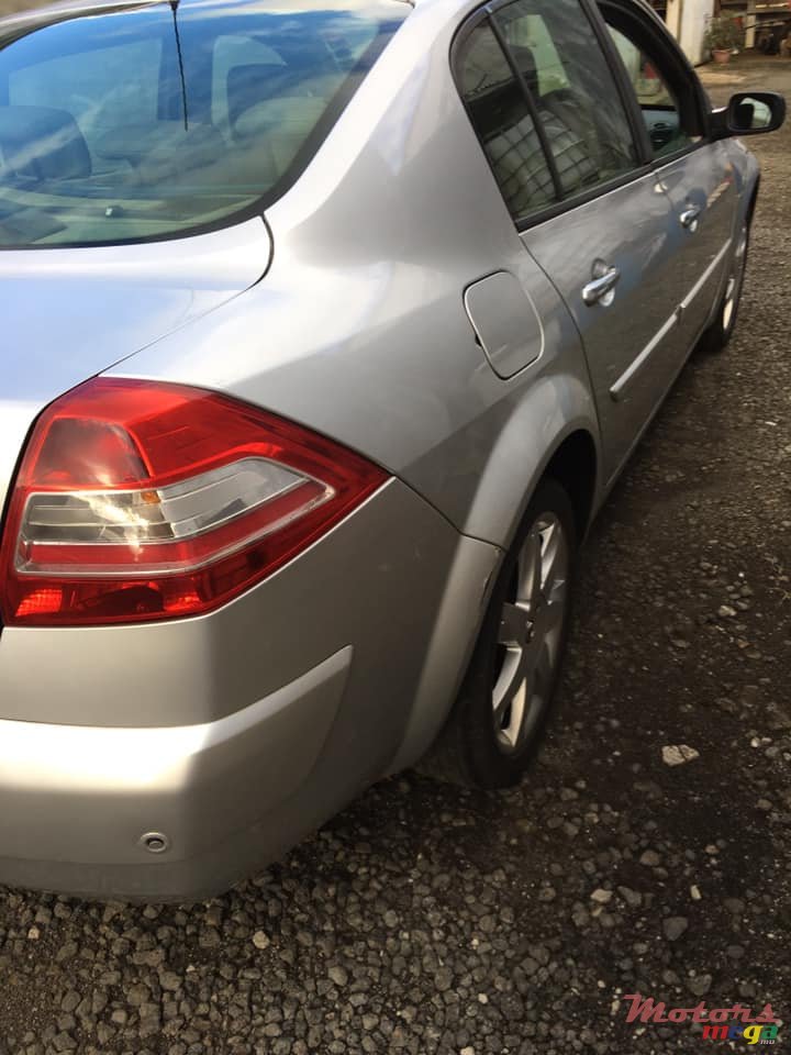 2009' Renault Megane photo #4