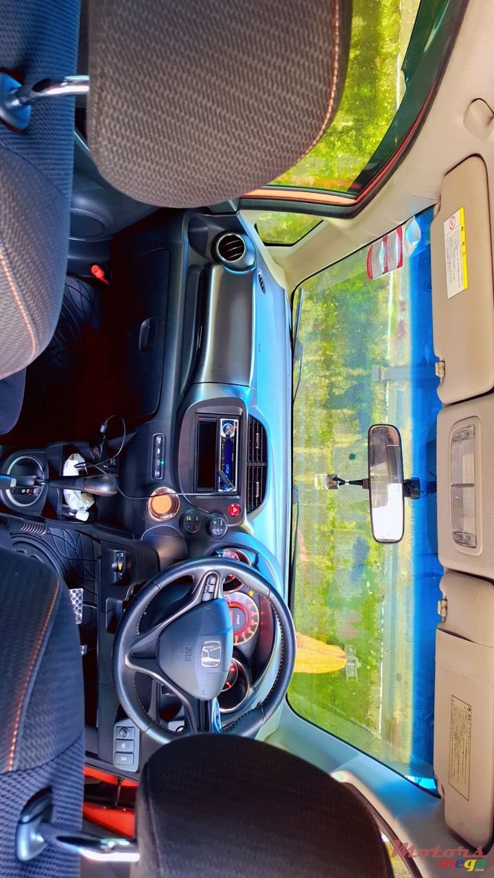 2013' Honda Fit RS photo #6