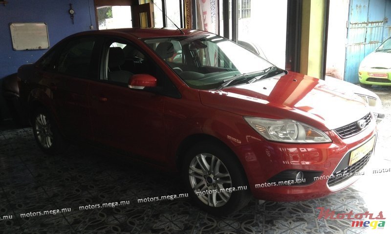 2011' Ford Focus photo #1