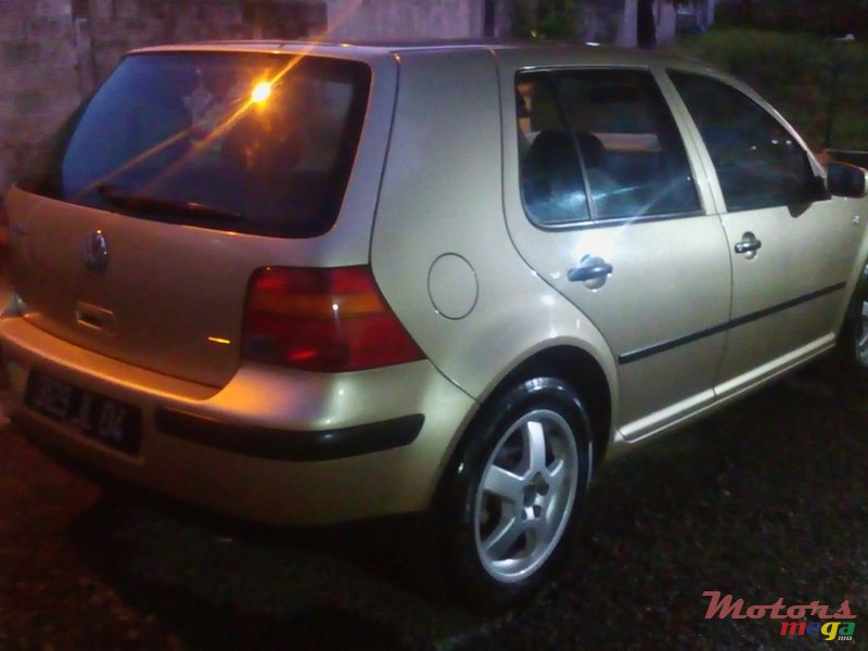 2004' Volkswagen Golf Year 2004 ,manual as new. photo #2